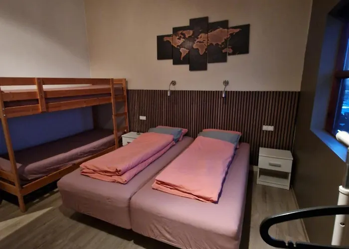 Eaglerock Guesthouse And Tours